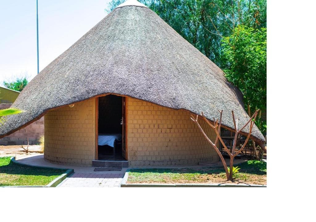 Msc Hotel Otjiwarongo Monitronics Екстериор снимка